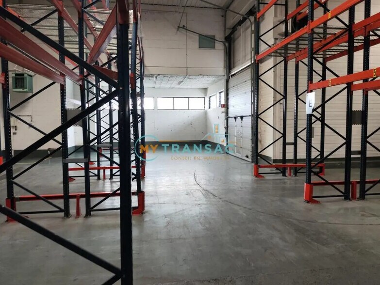 Local d’activités dans Bonneuil-sur-Marne à louer - Photo de l’immeuble – Image 1 sur 11