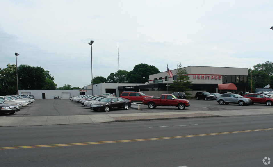900 W Genesee St, Syracuse, NY à louer - Photo de l’immeuble – Image 3 sur 3