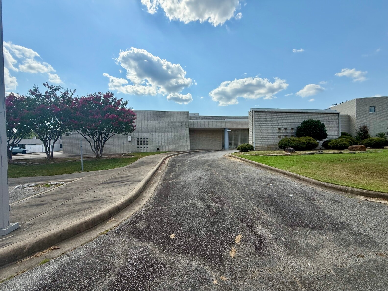 1000-1014 Clarksville & 1001 E. Austin portefeuille de 2 biens à vendre sur LoopNet.fr Photo principale– Image 1 sur 22