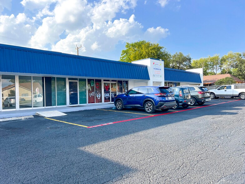 4801-4809 Lakebend West Dr, San Antonio, TX à louer - Photo de l’immeuble – Image 3 sur 22