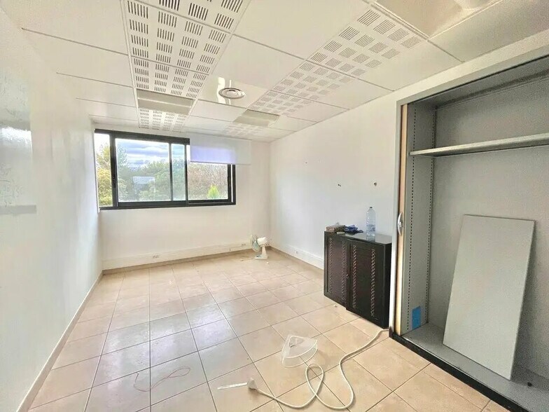 Bureau dans Mouans-Sartoux à vendre - Photo de l’immeuble – Image 2 sur 6