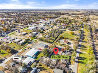 Plus de détails pour 115 N 8th St, Yukon, OK - Spécialisé à vendre