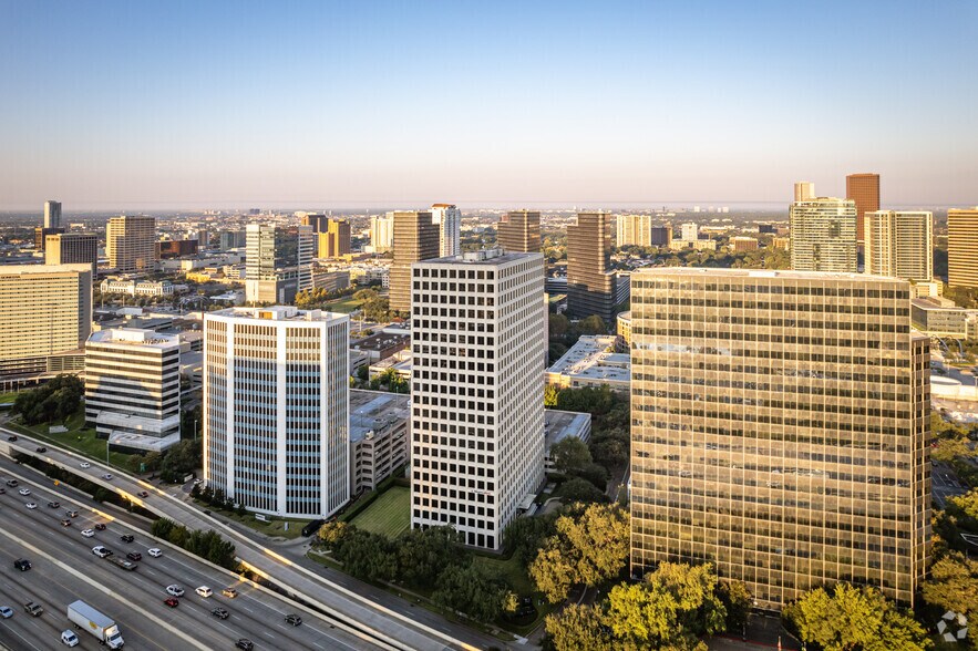 2000 West Loop S, Houston, TX à louer - Aérien – Image 2 sur 14