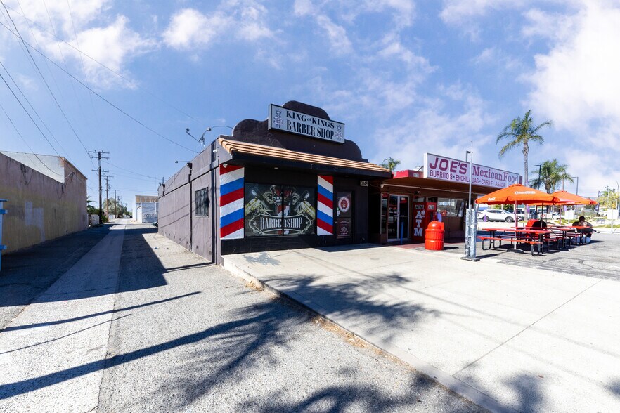 8148 Sierra Ave, Fontana, CA à vendre - Photo intérieure – Image 2 sur 37
