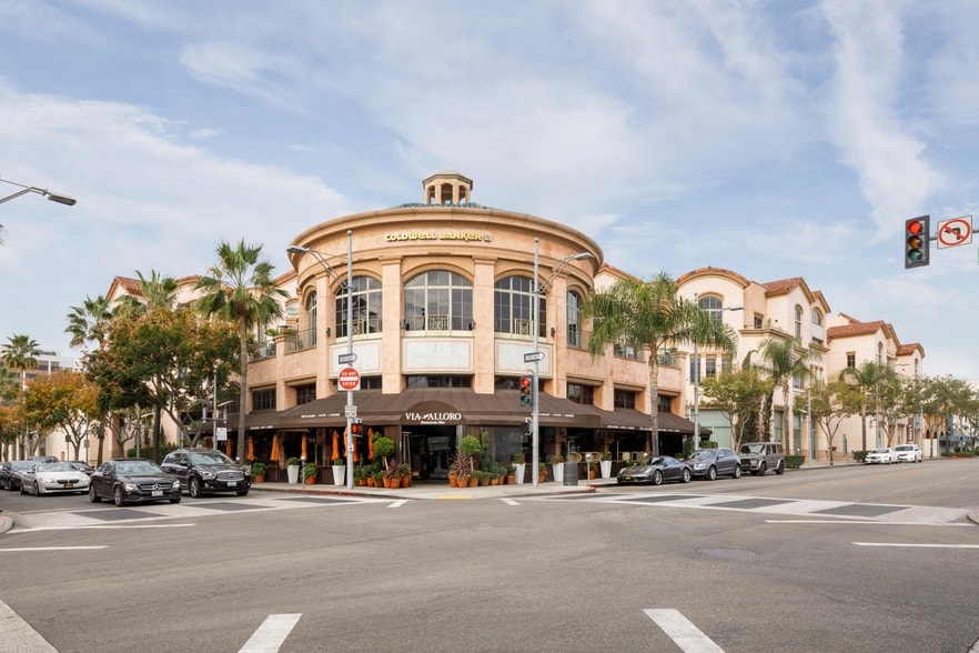333 N Canon Dr, Beverly Hills, CA à louer - Photo de l’immeuble – Image 2 sur 10