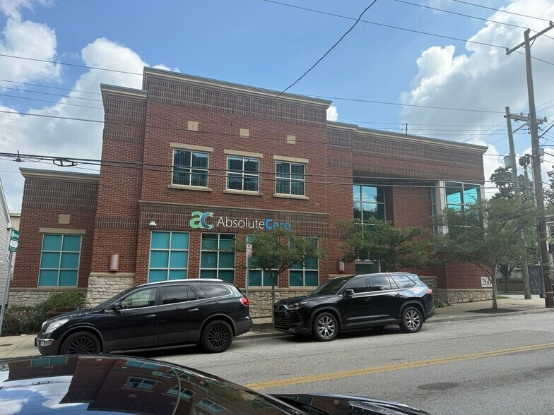 260 E University Ave, Cincinnati, OH à vendre - Photo de l’immeuble – Image 2 sur 37