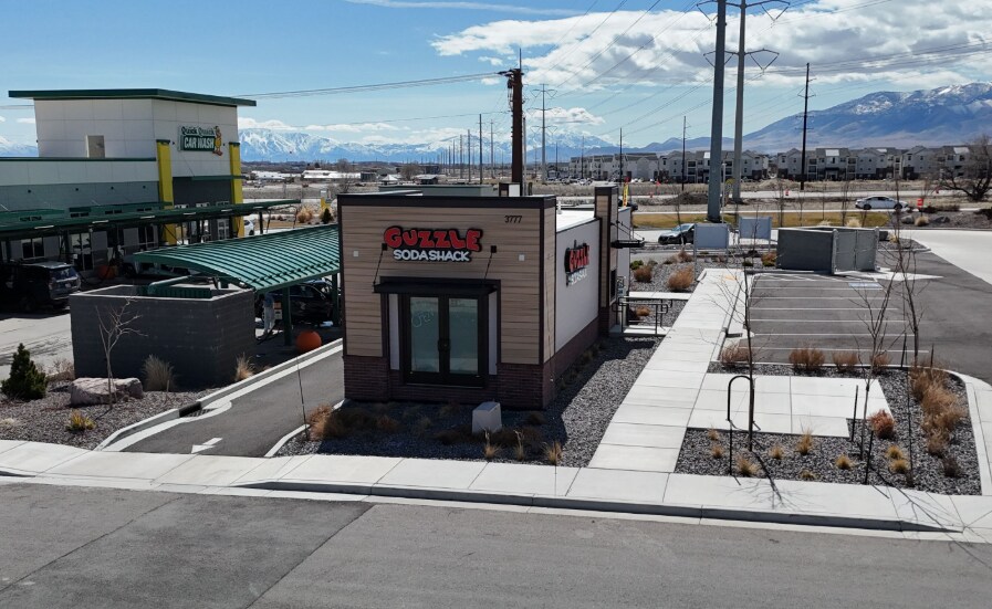 3777 W 2150 N, Lehi, UT à louer - Photo de l’immeuble – Image 2 sur 5