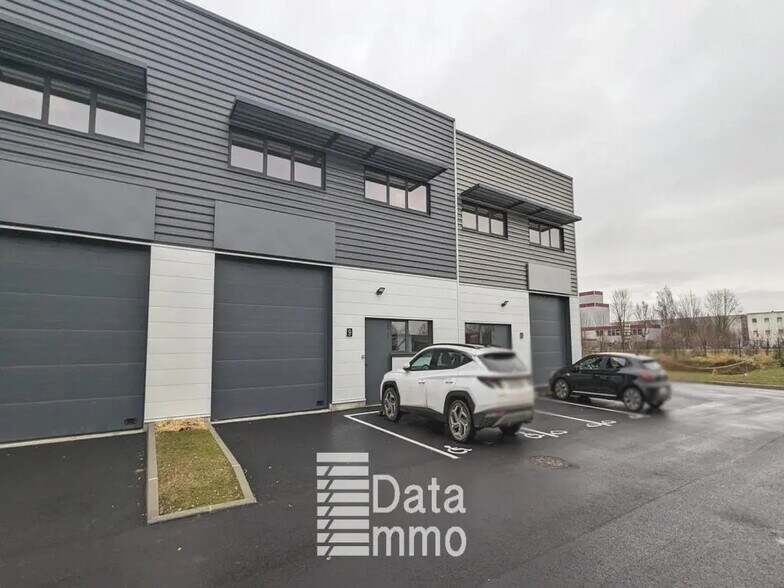 Industriel/Logistique dans Lieusaint à louer - Photo de l’immeuble – Image 1 sur 13