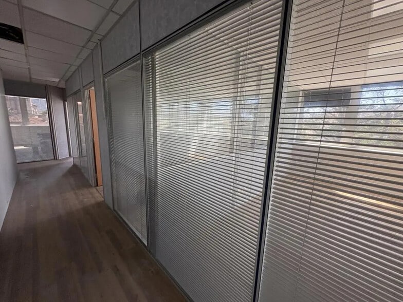 Bureau dans Marseille à louer - Photo de l’immeuble – Image 3 sur 6