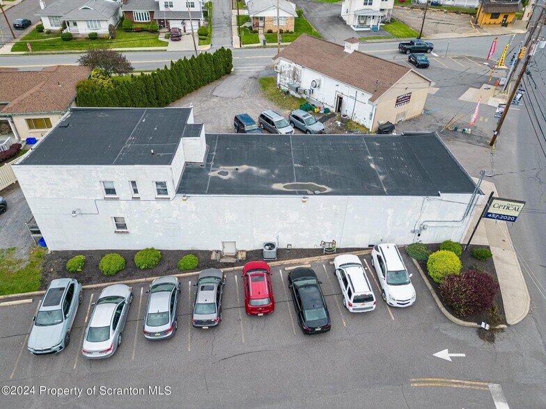 817 S Main St, Old Forge, PA à vendre - Photo de l’immeuble – Image 3 sur 13