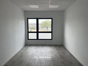 Local d’activités dans Vénissieux à louer Photo intérieure– Image 1 sur 1