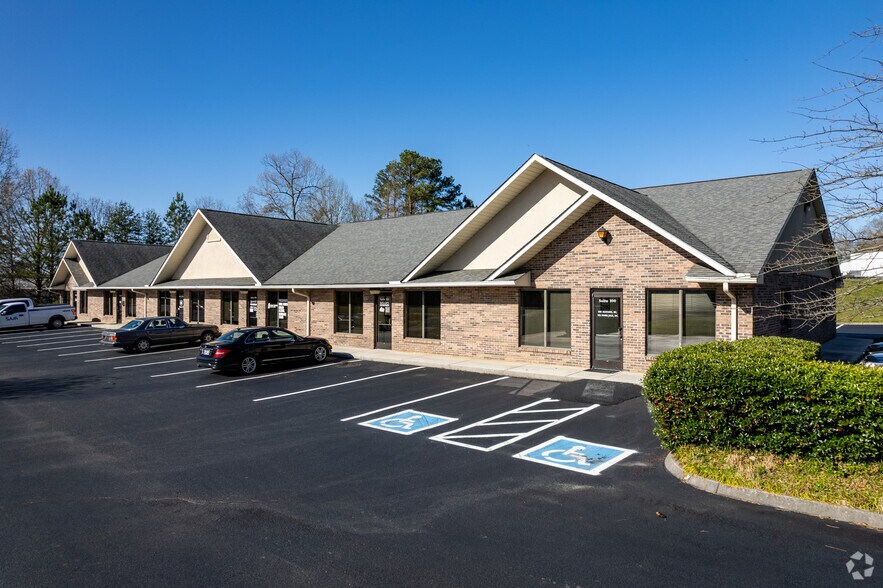 9080 Barbee Ln, Knoxville, TN à louer - Photo de l’immeuble – Image 2 sur 28