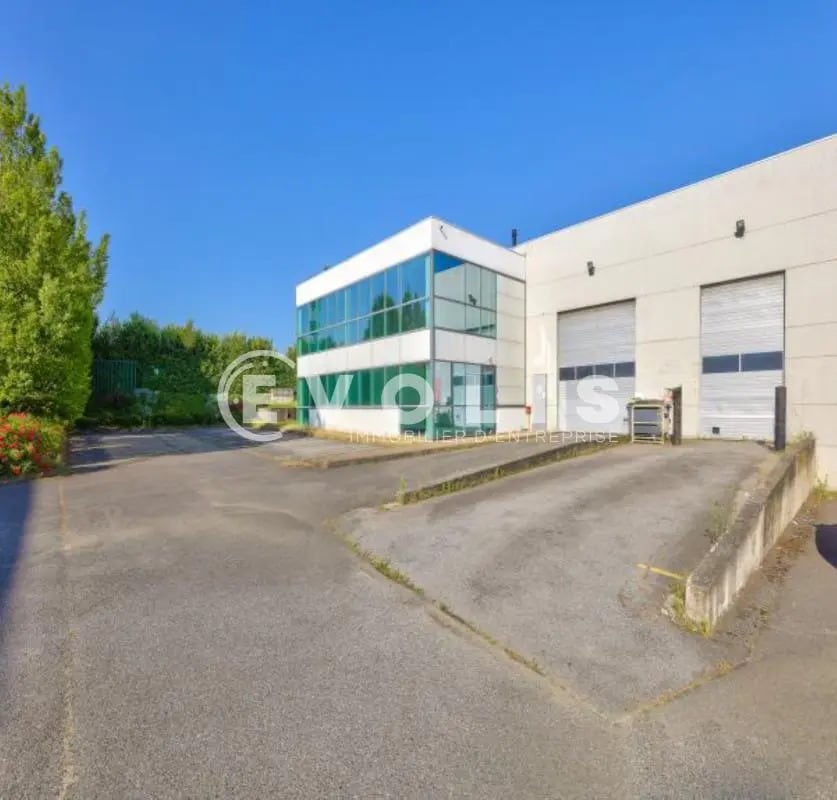 8 Rue Jacqueline Auriol, Chilly-Mazarin à louer Photo de l’immeuble– Image 1 sur 5
