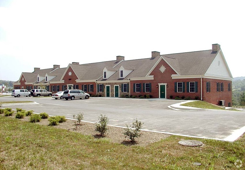 9093 Ridgefield Dr, Frederick, MD à louer - Photo de l’immeuble – Image 2 sur 7