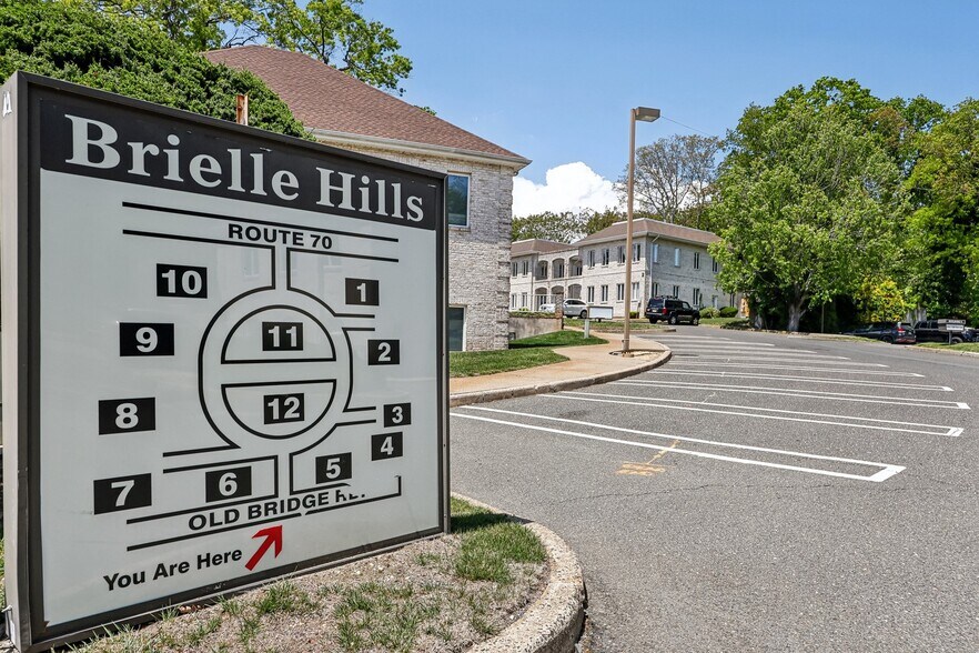 2640 Highway 70, Manasquan, NJ à vendre - Photo de l’immeuble – Image 3 sur 31