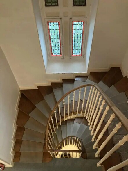 Bureau dans Pau à vendre - Photo de l’immeuble – Image 2 sur 7