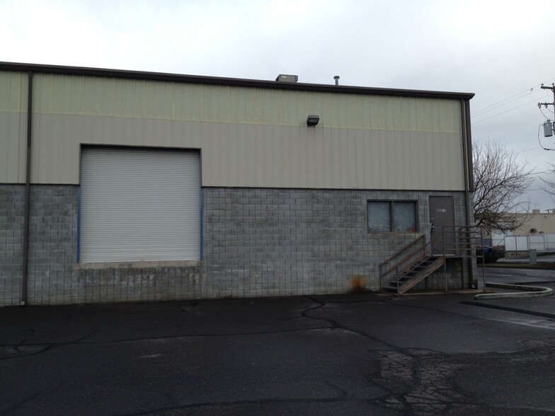 4621 Grumman Dr, Medford, OR à louer - Photo de l’immeuble – Image 3 sur 7