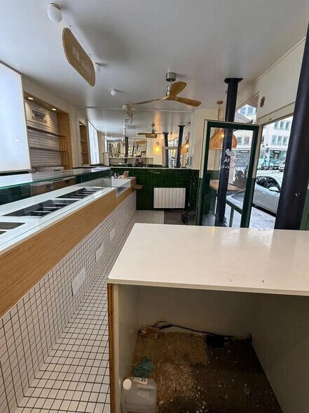 Local commercial dans Paris à louer - Photo de l’immeuble – Image 2 sur 4