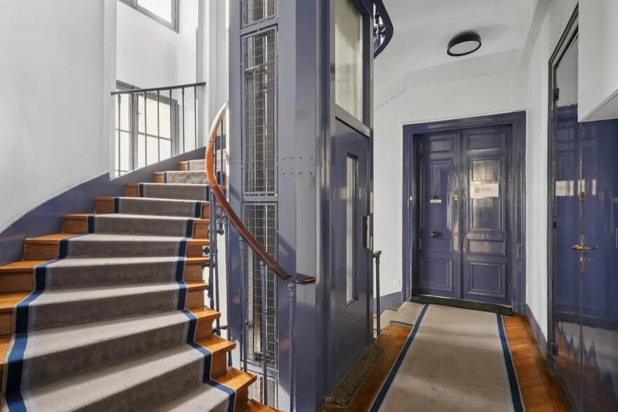 146 Rue Montmartre, Paris à louer - Photo de l’immeuble – Image 3 sur 14
