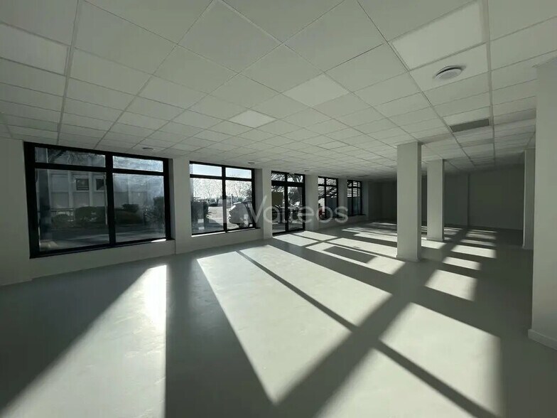 Local commercial dans Labège à louer - Photo de l’immeuble – Image 3 sur 10