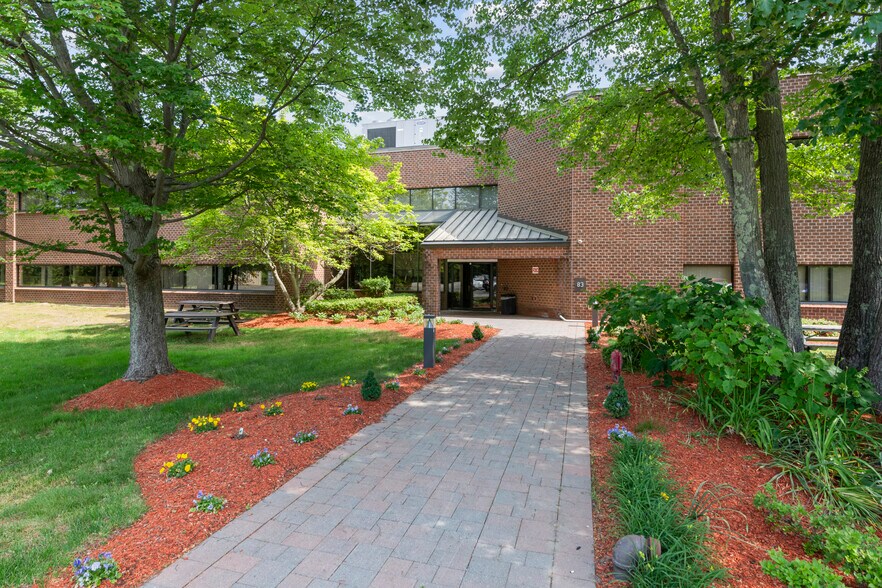 83 Hartwell Ave, Lexington, MA à louer - Photo de l’immeuble – Image 2 sur 7