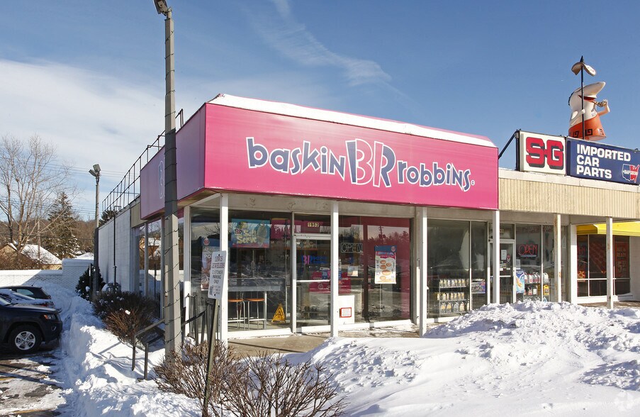 1952 W Stadium Blvd, Ann Arbor, MI à louer - Photo principale – Image 1 sur 2