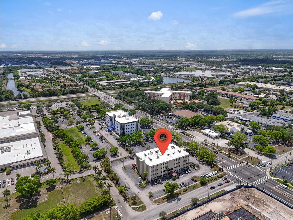 3949 Evans Ave, Fort Myers, FL à louer Photo de l’immeuble– Image 1 sur 43