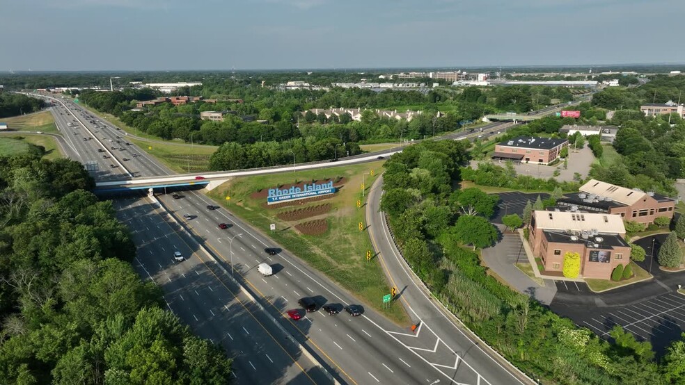 1 International Way, Warwick, RI à louer - Vidéo aérienne – Image 3 sur 34