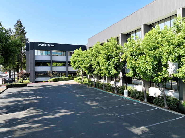 295O Buskirk Avenue, Walnut Creek, CA à louer - Photo de l’immeuble – Image 3 sur 16