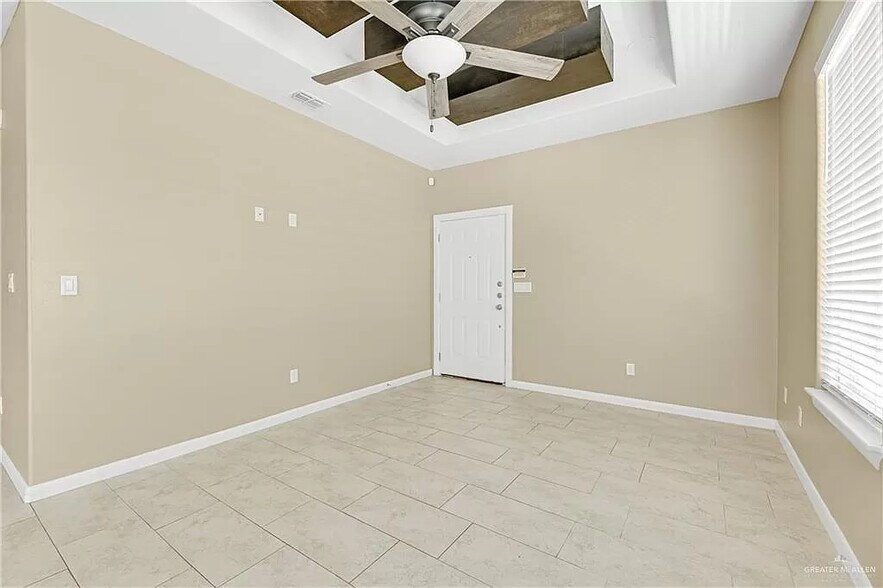 2212 N Mojave, Edinburg, TX à vendre - Photo de l’immeuble – Image 3 sur 14