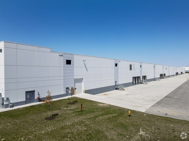9400 Bradford Rd, Plainfield, IN à louer - Photo de l’immeuble – Image 2 sur 3