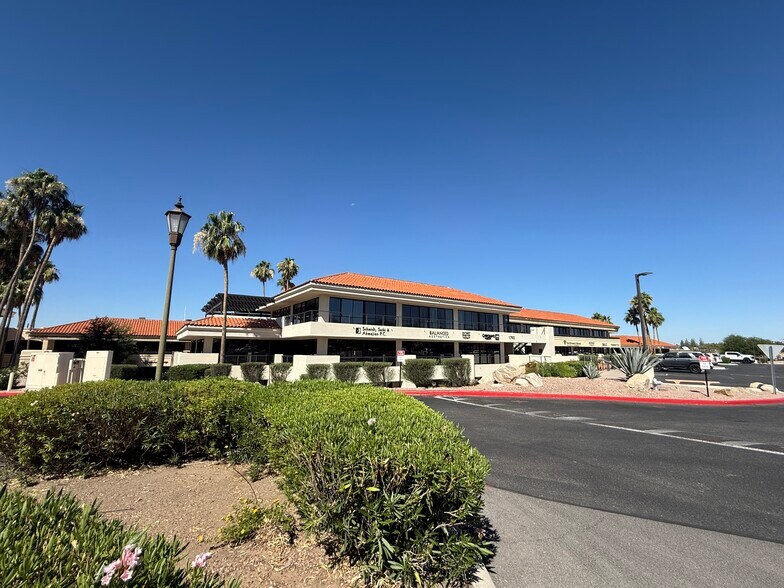 1820 E River Rd, Tucson, AZ à louer - Photo de l’immeuble – Image 2 sur 10