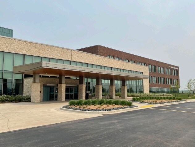 12500 Aurora Dr, Pleasant Prairie, WI à louer Photo de l’immeuble– Image 1 sur 6