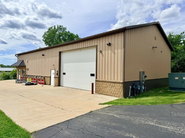 S66W19444 Tans Dr, Muskego, WI à vendre - Photo de l’immeuble – Image 2 sur 7