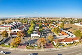 1601 E Palmdale Blvd, Palmdale, CA - Vue aérienne  vue de carte - Image1