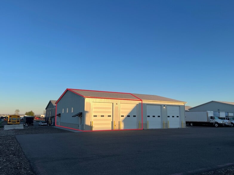 144 Skyway Blvd, Belgrade, MT à louer - Photo de l’immeuble – Image 2 sur 9