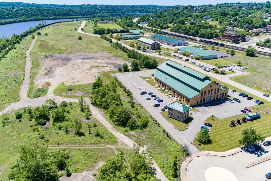S Linden St, Duquesne, PA à vendre - Aérien – Image 3 sur 4