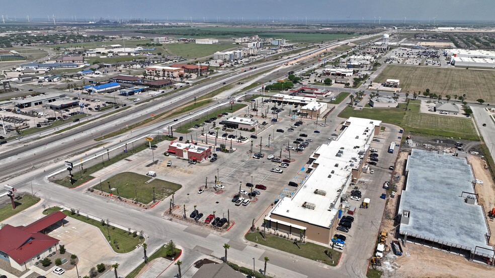 1702 Highway 181 Hwy, Portland, TX à louer - Photo de l’immeuble – Image 3 sur 13