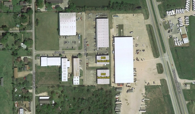 903 Industrial St, Clute, TX à louer - Photo principale – Image 1 sur 18