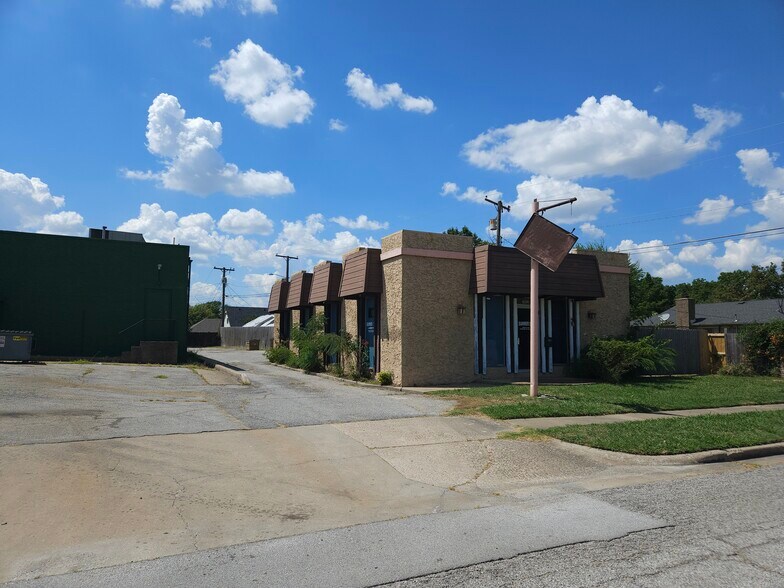 3010 S 94th Ave, Tulsa, OK à vendre - Photo de l’immeuble – Image 2 sur 2