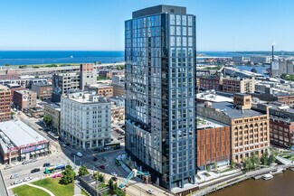 Plus de détails pour 333 N Water St, Milwaukee, WI - Local commercial à louer