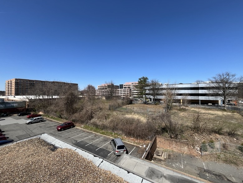 2726 Merrilee Dr, Fairfax, VA à louer - Autre – Image 3 sur 4