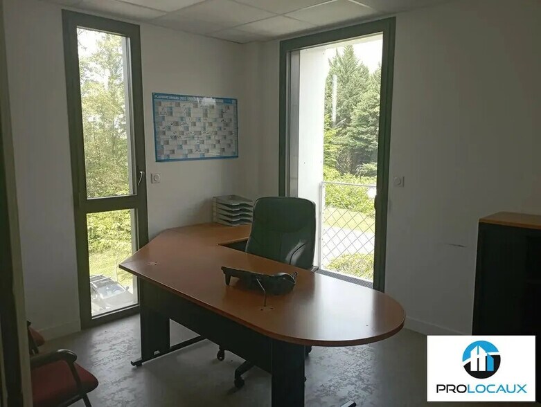 Bureau dans Meylan à louer - Photo de l’immeuble – Image 3 sur 11