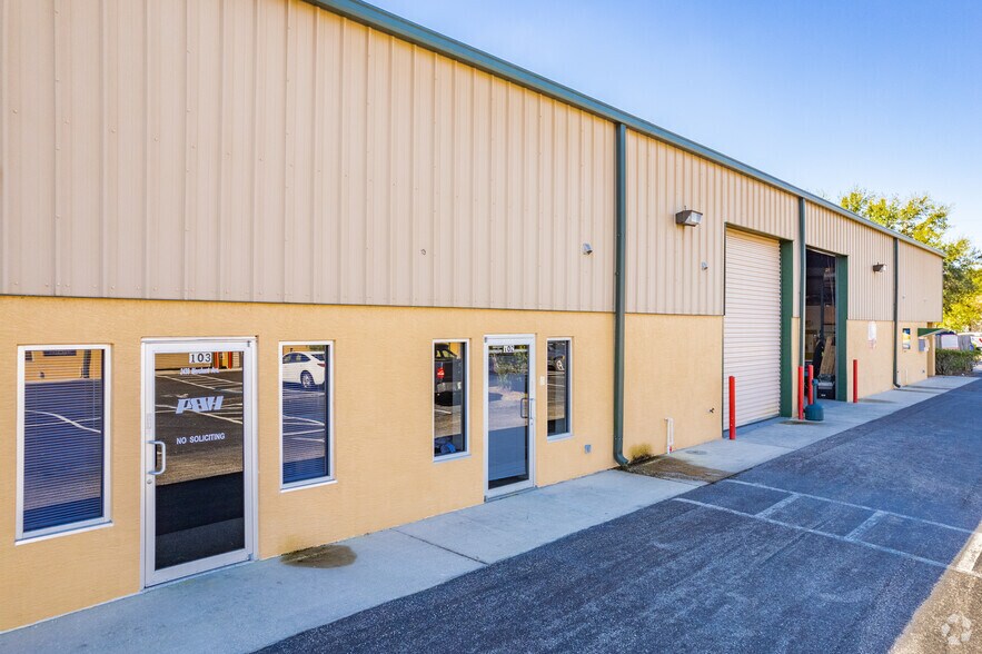 2438 Merchant Ave, Odessa, FL à louer - Photo de l’immeuble – Image 3 sur 7
