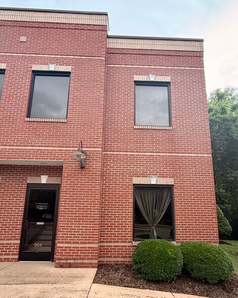 106 Mission Ct, Franklin, TN à louer - Photo de l’immeuble – Image 2 sur 9