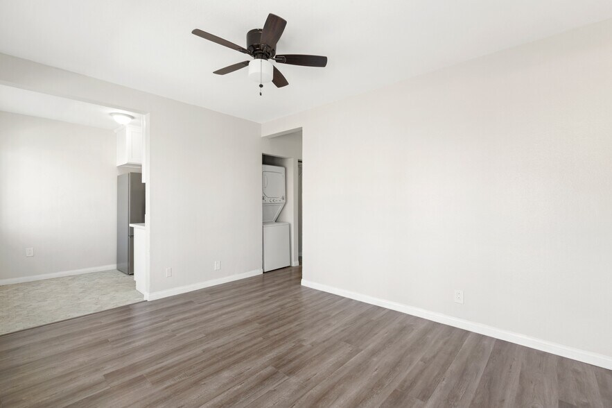 4421 Wall St, Los Angeles, CA à vendre - Photo de l’immeuble – Image 2 sur 12