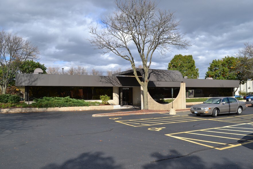 1425 N McLean Blvd, Elgin, IL à vendre - Photo de l’immeuble – Image 3 sur 18