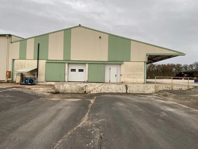 Plus de détails pour Local d'activités à louer