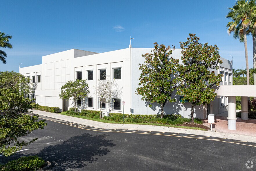 1485 N Park Dr, Weston, FL à vendre - Photo principale – Image 1 sur 33