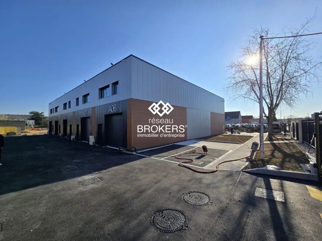 Industriel/Logistique dans Cormeilles-en-Parisis à vendre Photo de l’immeuble– Image 1 sur 9